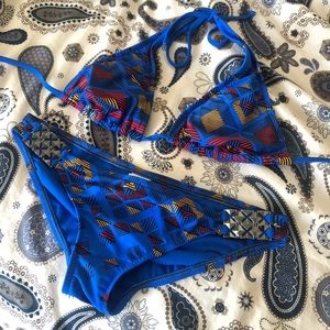 Xhilaration geometric pattern bikini set Sz SMALL